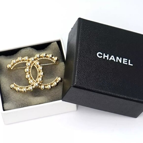 CHANEL CC Logos Vintage Brooch Gold Tone L22C Pin Auth w/Box n1149 - Picture 8 of 15